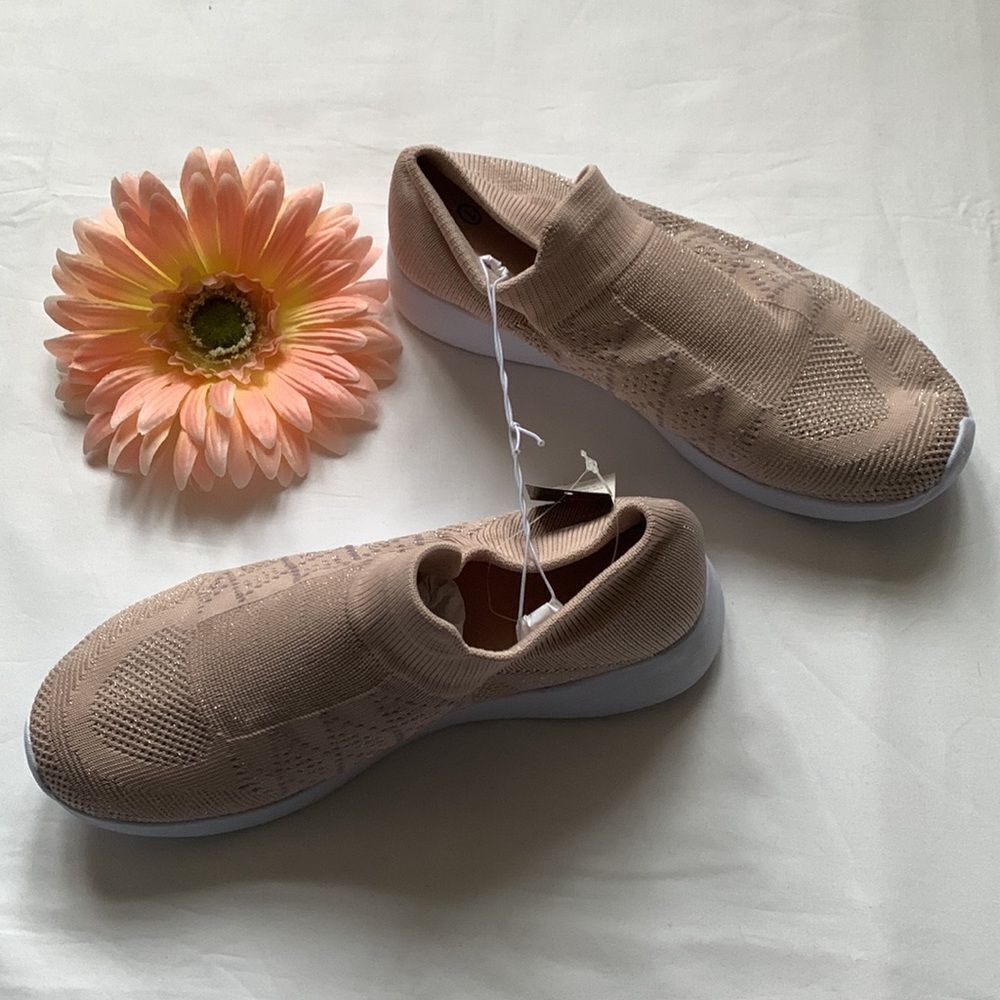𝅺🌟nwt Bobbi Brooks Stretch Slip On Sneakers🌟